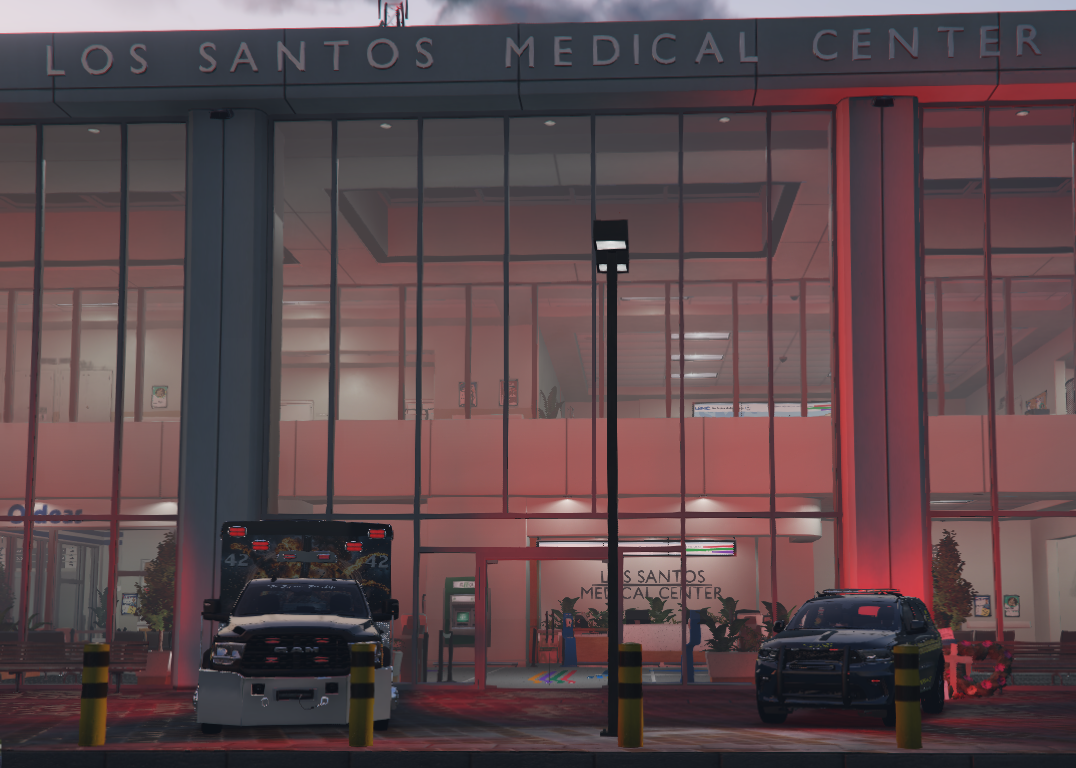 San Andreas Fire & Rescue vehicles outside Los Santos Medical Center